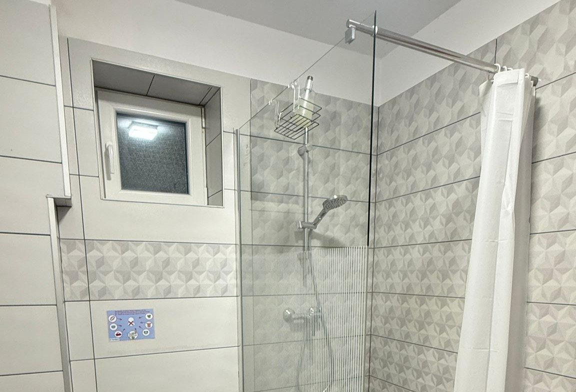 Camera dublă + canapea extensibilă, Yvett House, Sfântu Gheorghe: fotografia 5 din 7