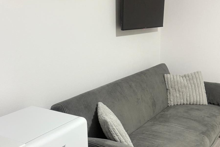 Cameră cu terasă pat matrimonial +canapea extensibilă (7)